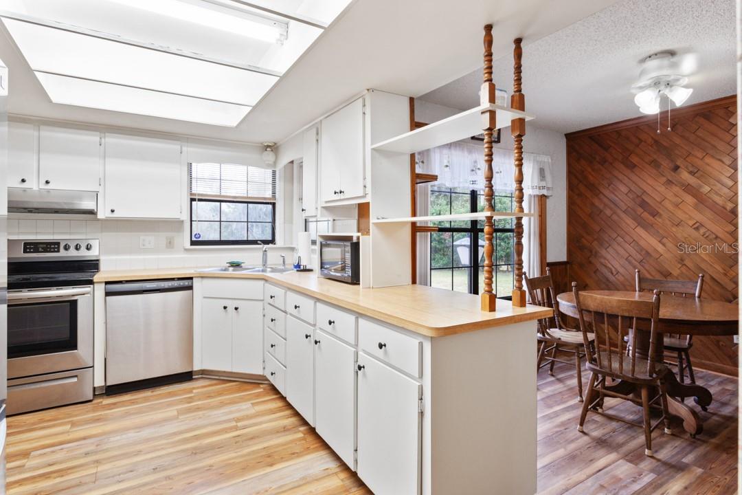 GENEVA OAKS - Residential