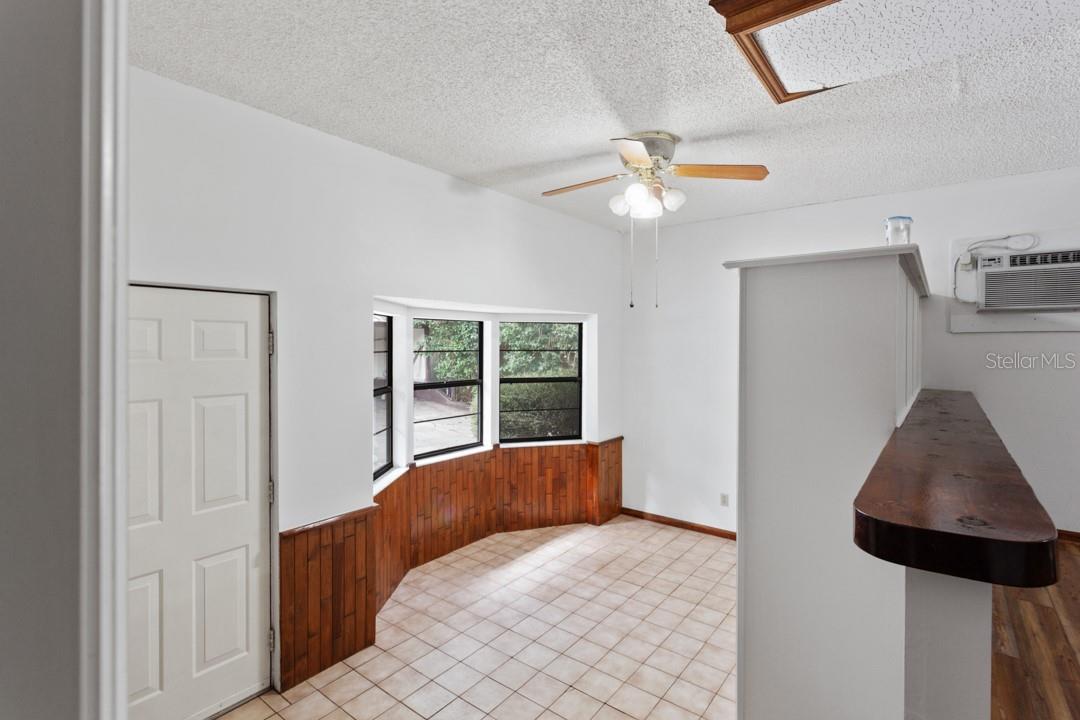 GENEVA OAKS - Residential