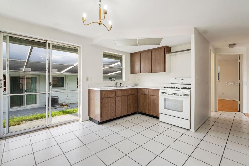 SEMINOLE HILL VILLAS - Residential