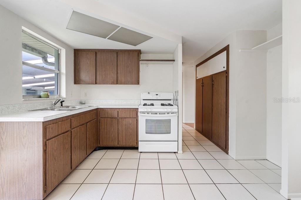 SEMINOLE HILL VILLAS - Residential