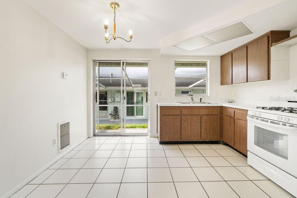 SEMINOLE HILL VILLAS - Residential