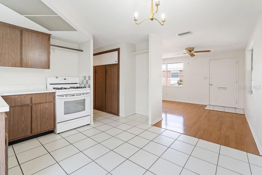 SEMINOLE HILL VILLAS - Residential
