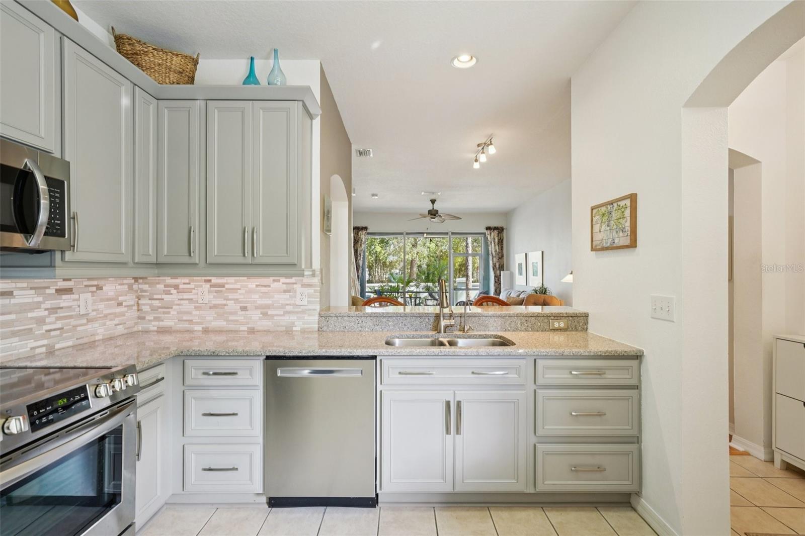 CHELSEA MANOR - Residential