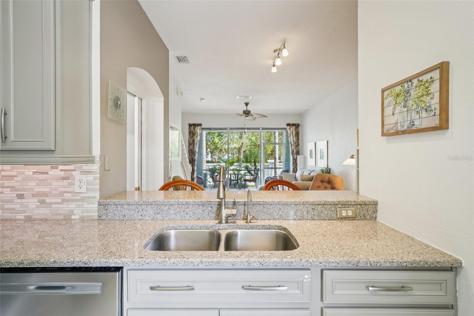 CHELSEA MANOR - Residential