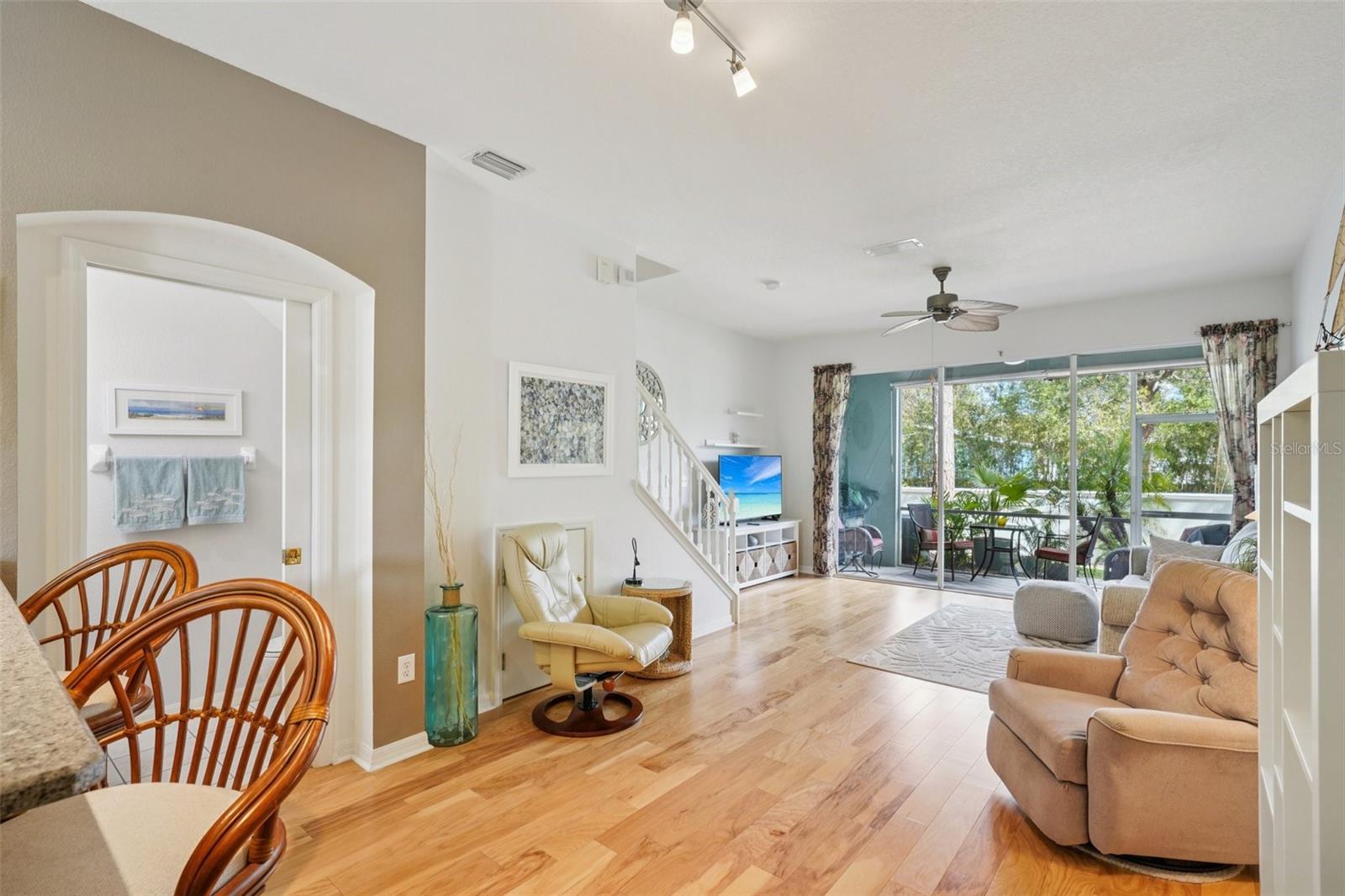 CHELSEA MANOR - Residential