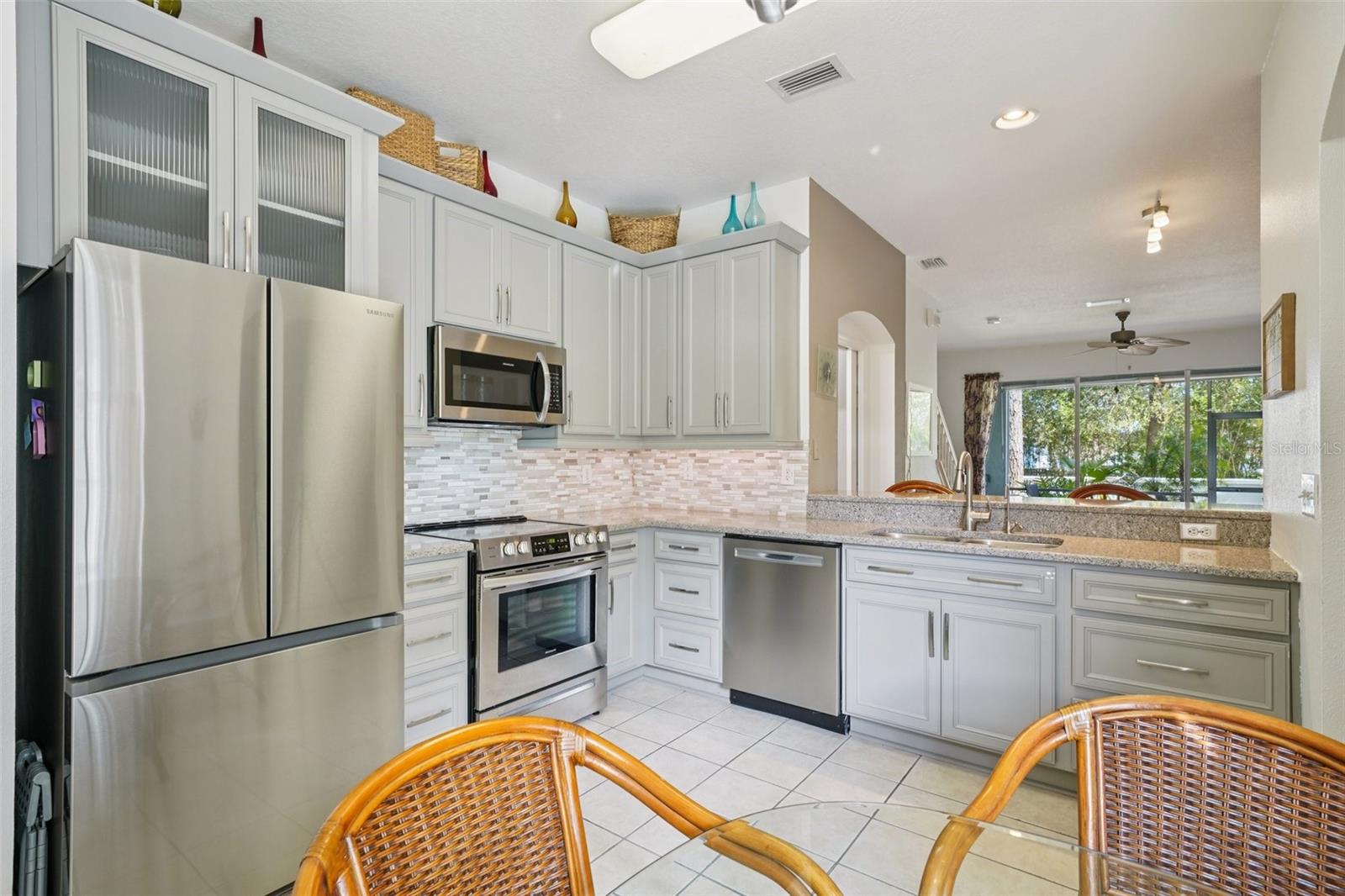 CHELSEA MANOR - Residential