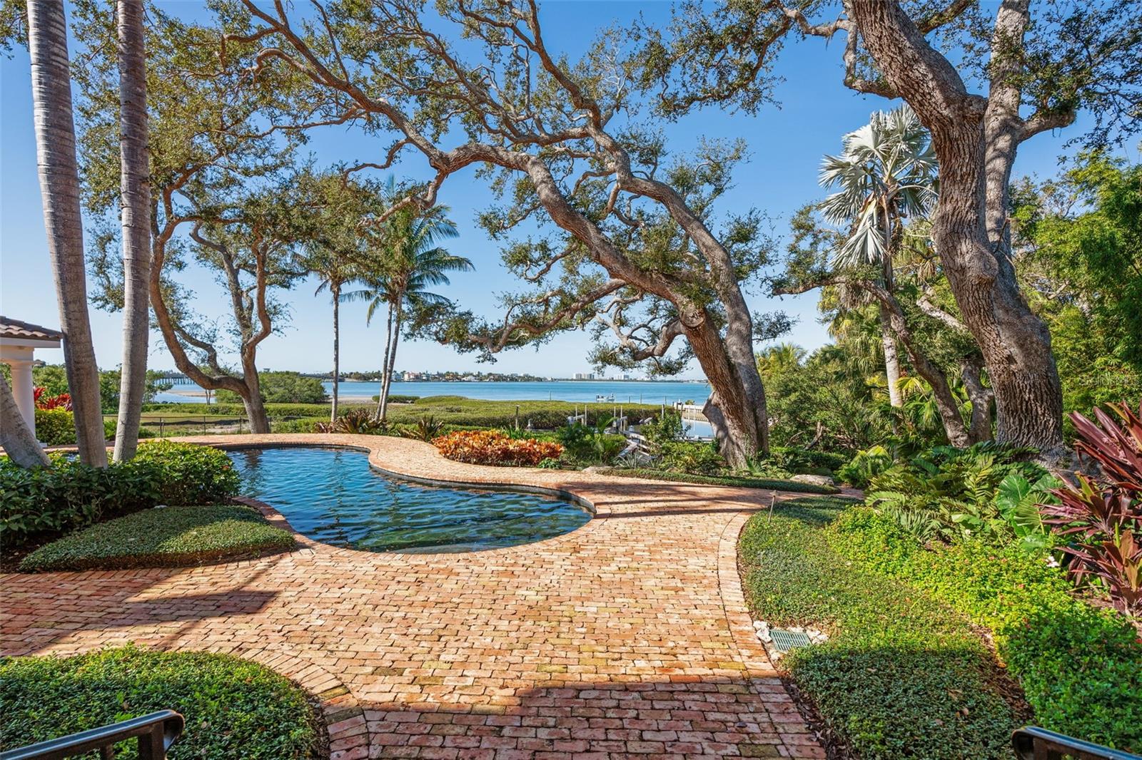 CHEROKEE PARK - Residential