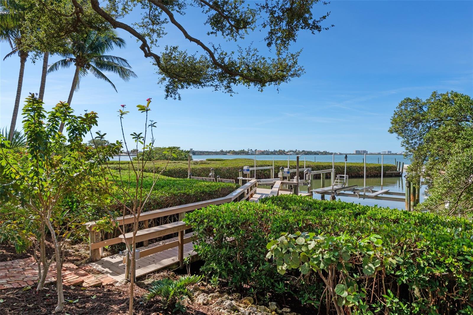 CHEROKEE PARK - Residential