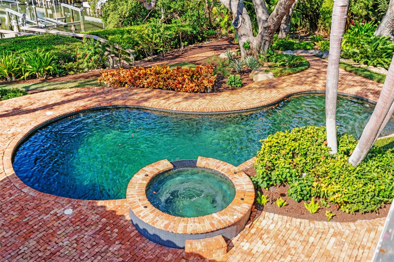 CHEROKEE PARK - Residential