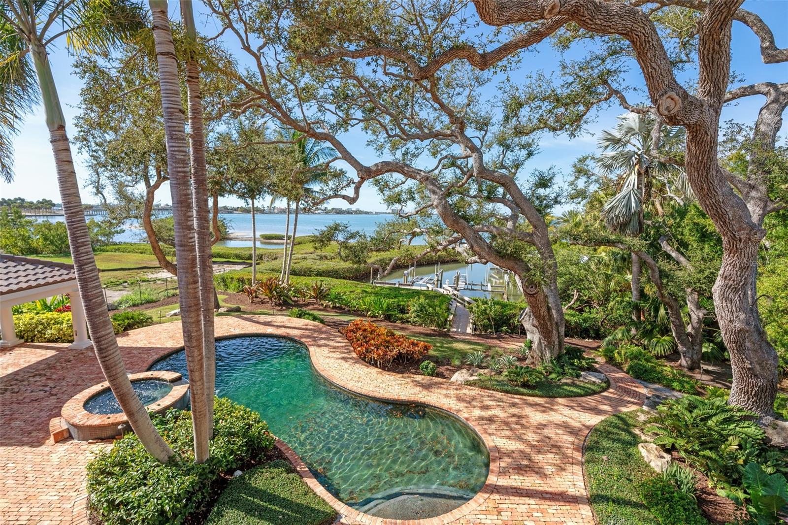 CHEROKEE PARK - Residential