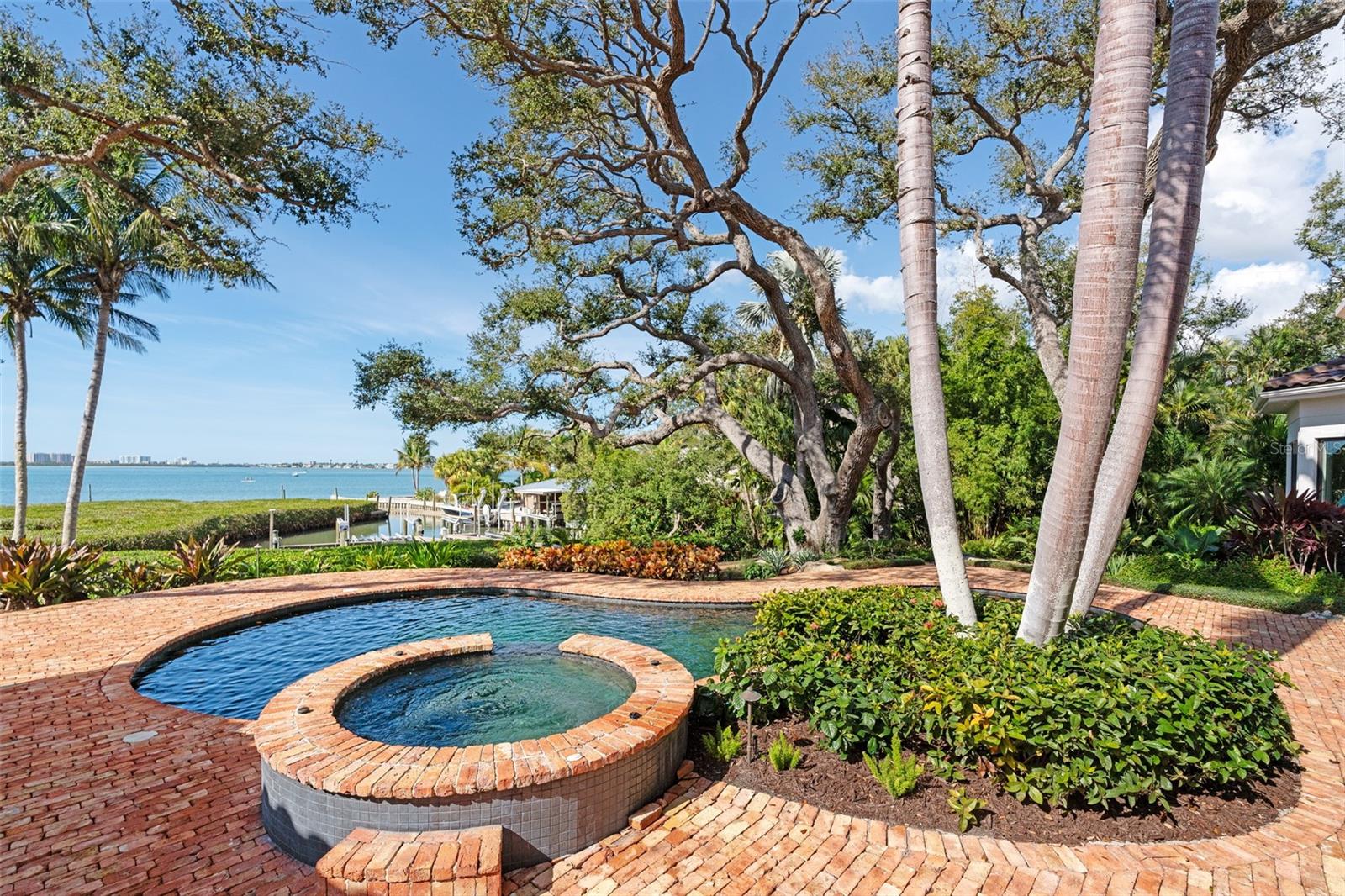 CHEROKEE PARK - Residential