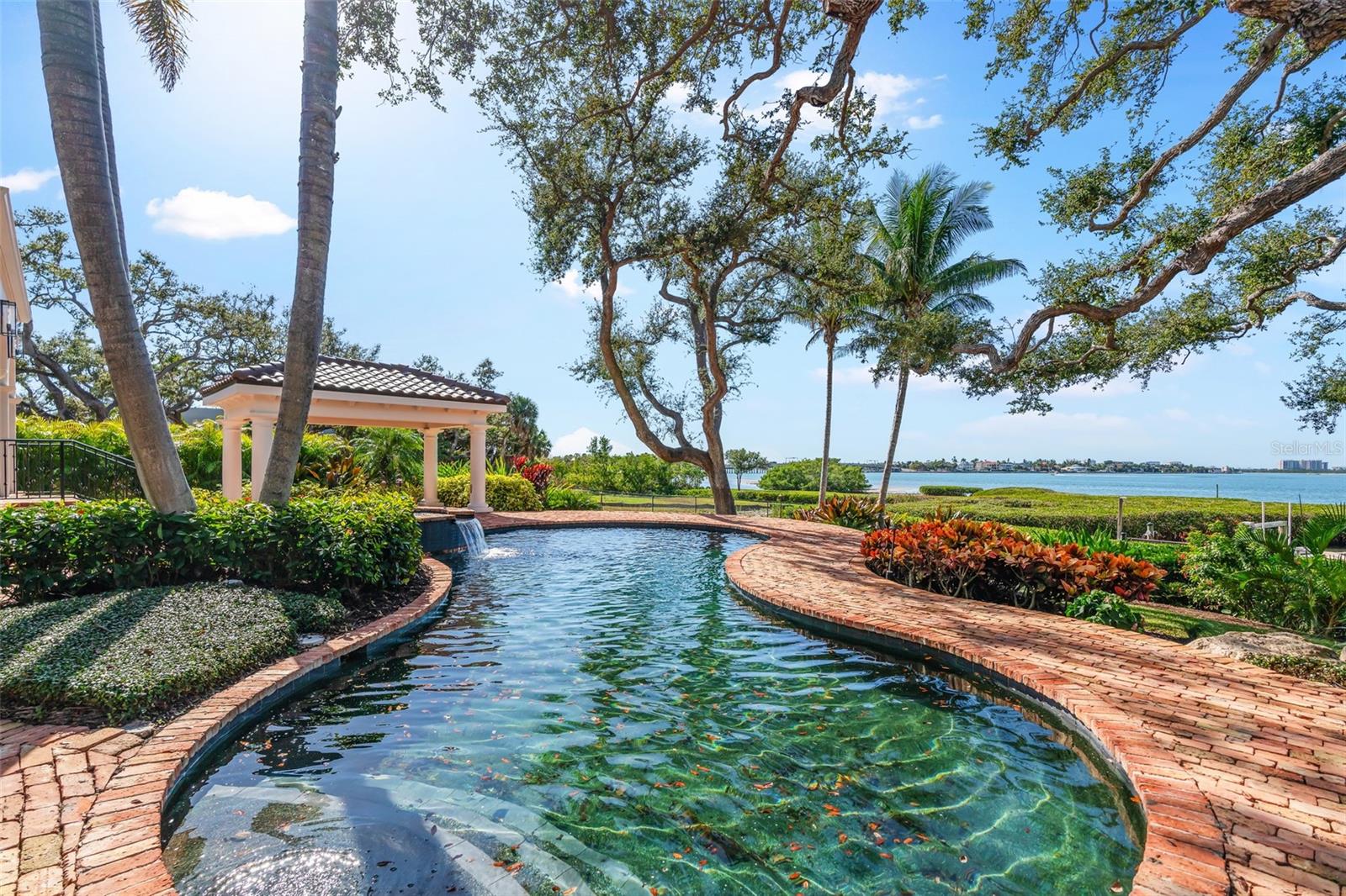 CHEROKEE PARK - Residential