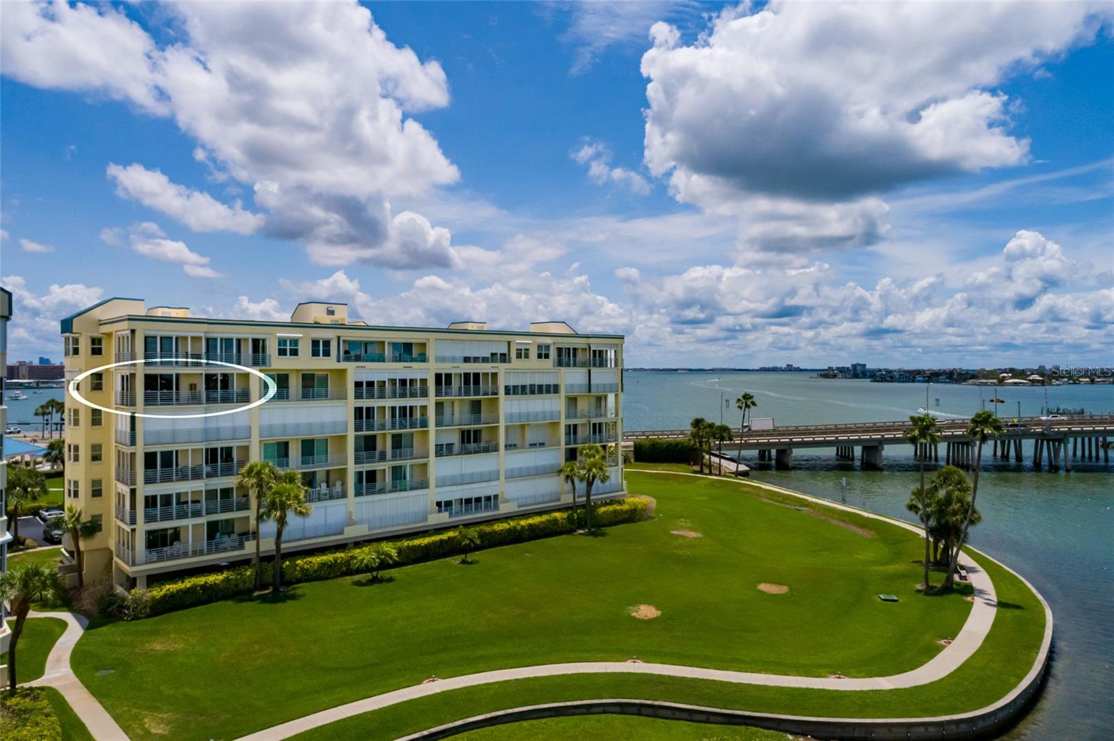 HARBOURSIDE CONDO - Residential Lease