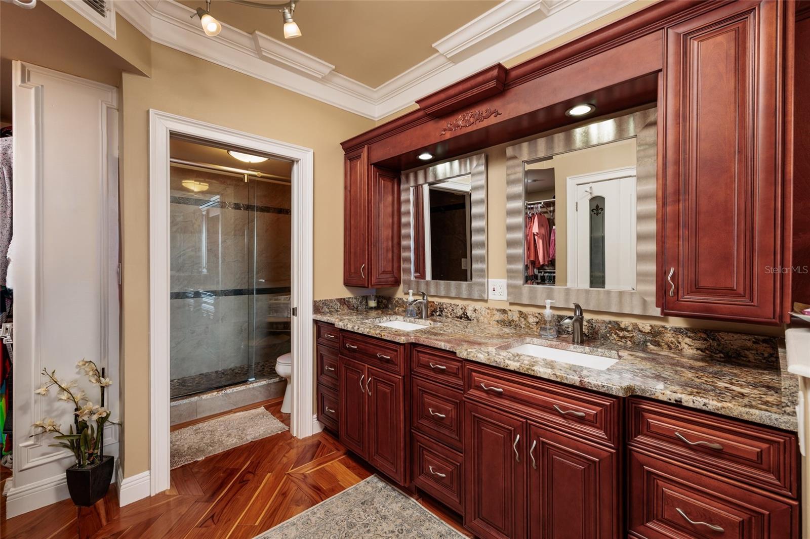 HARBOURSIDE CONDO - Residential Lease