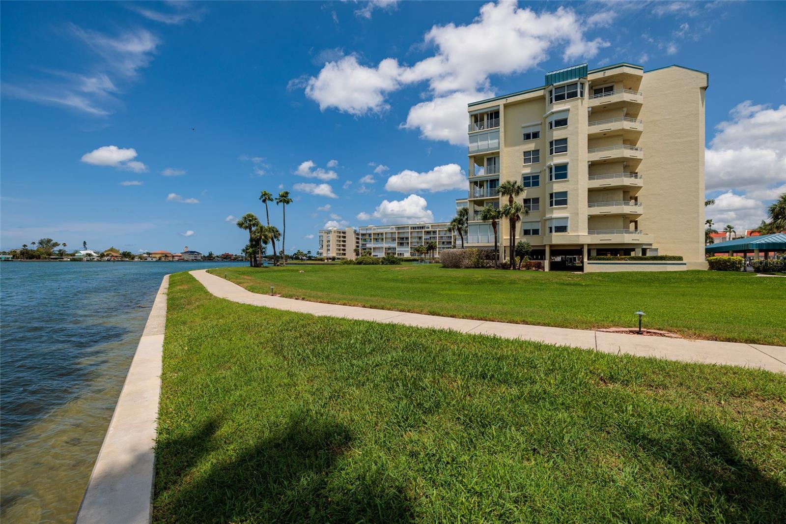 HARBOURSIDE CONDO - Residential Lease