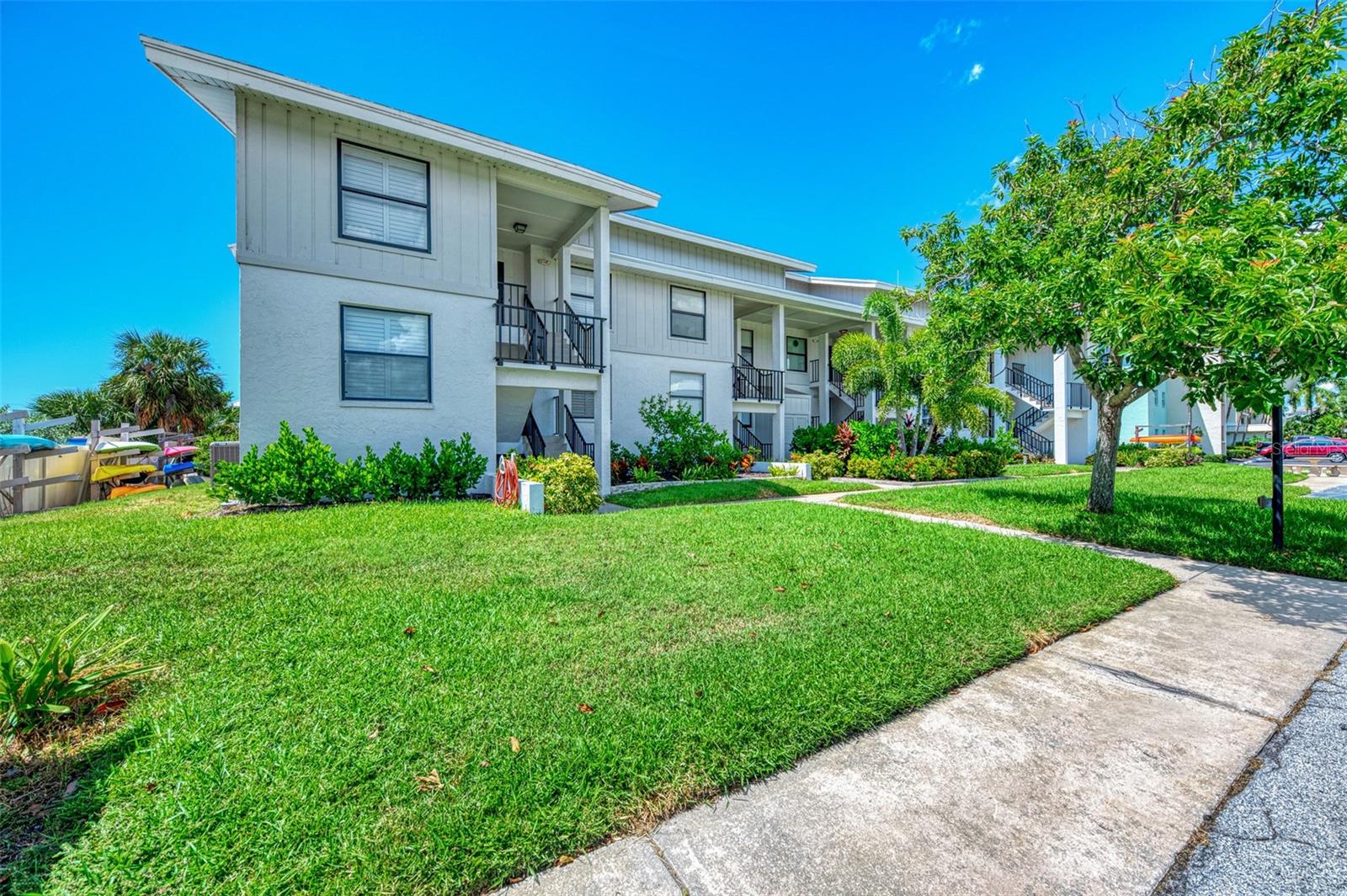 9226 MIDNIGHT PASS ROAD 4A