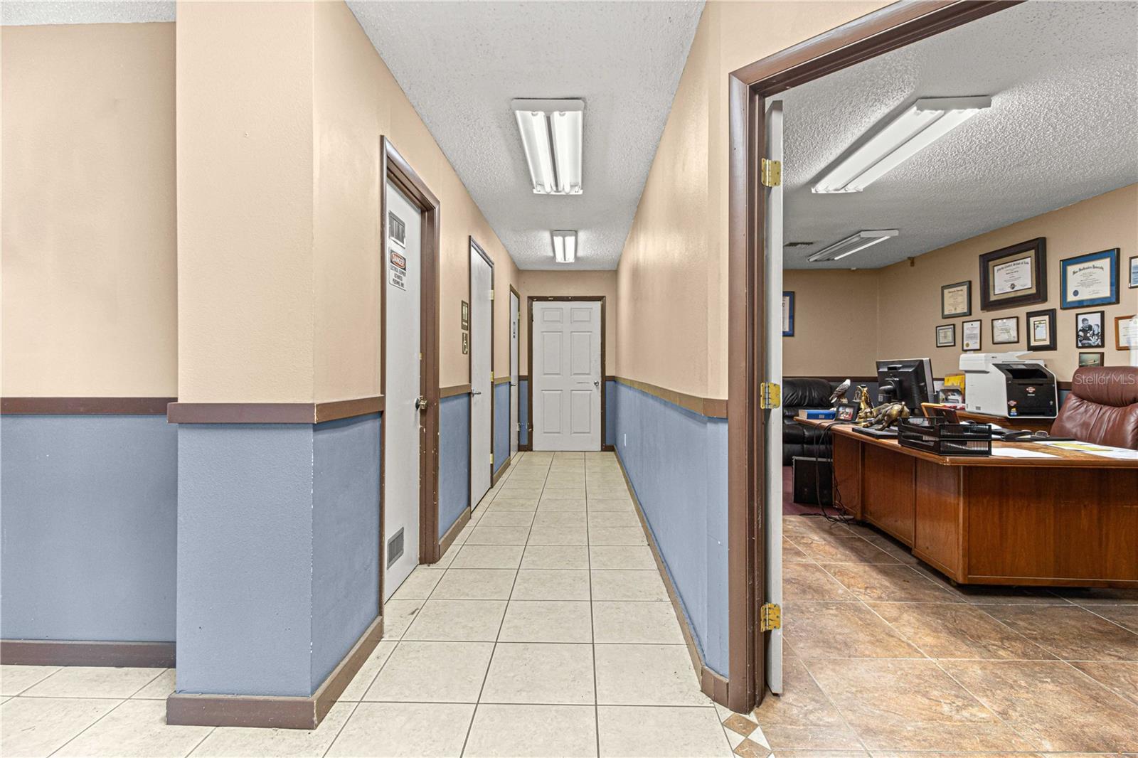 ANTHONY INDUST PARK - Business Opportunity