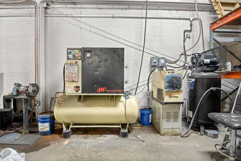 Tiny photo for 1031 NE 16th Street, Ocala, FL 34470 (MLS # OM657093)