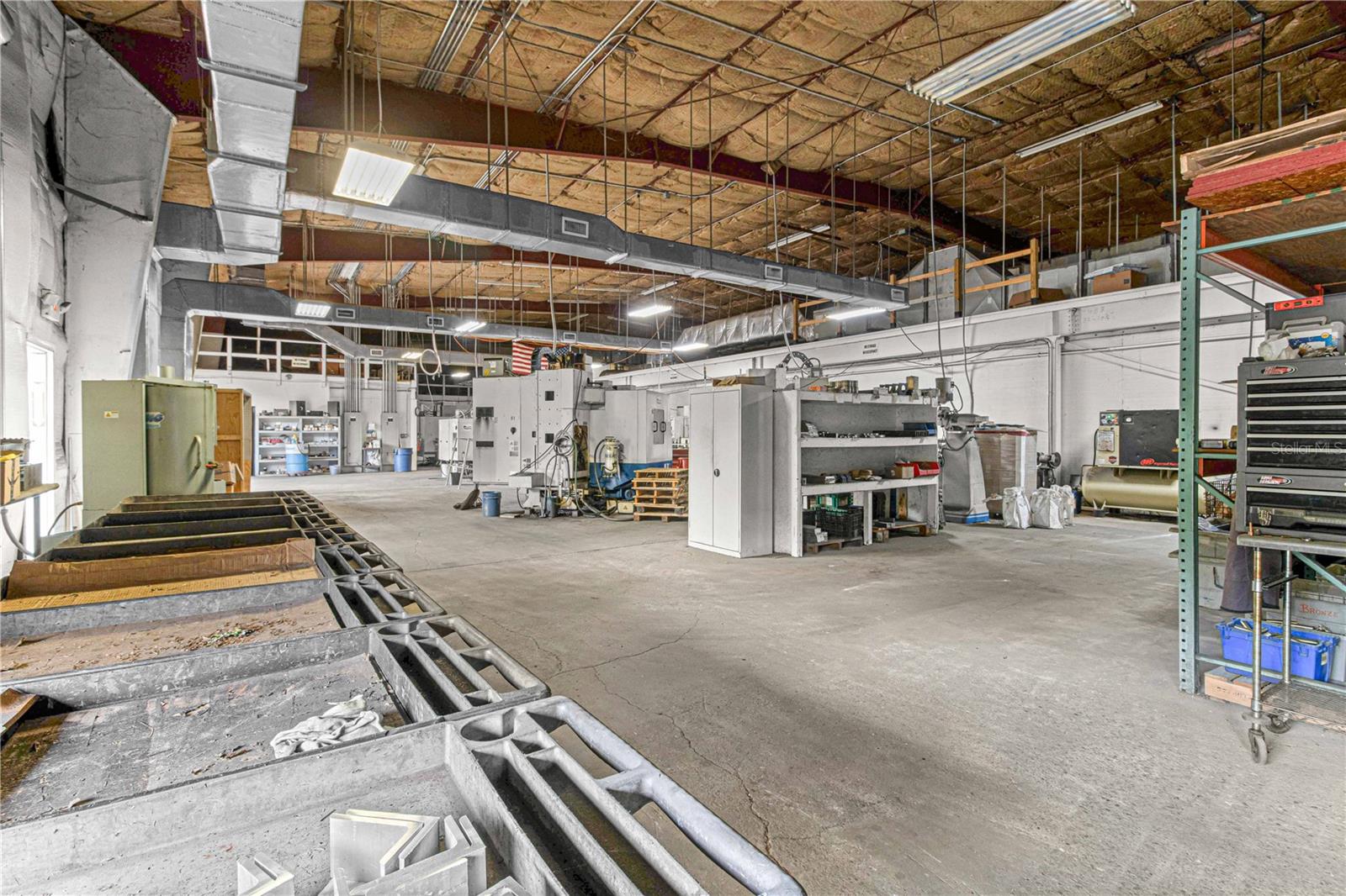 ANTHONY INDUST PARK - Business Opportunity