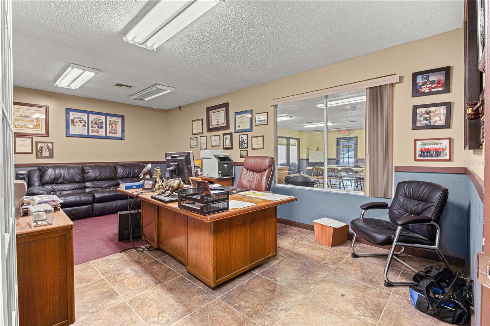 ANTHONY INDUST PARK - Business Opportunity