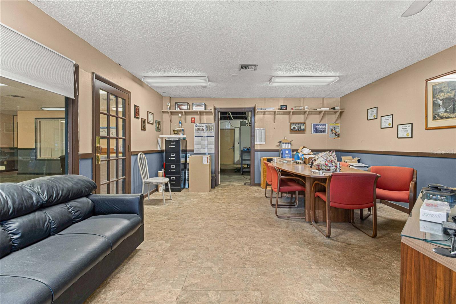 ANTHONY INDUST PARK - Business Opportunity