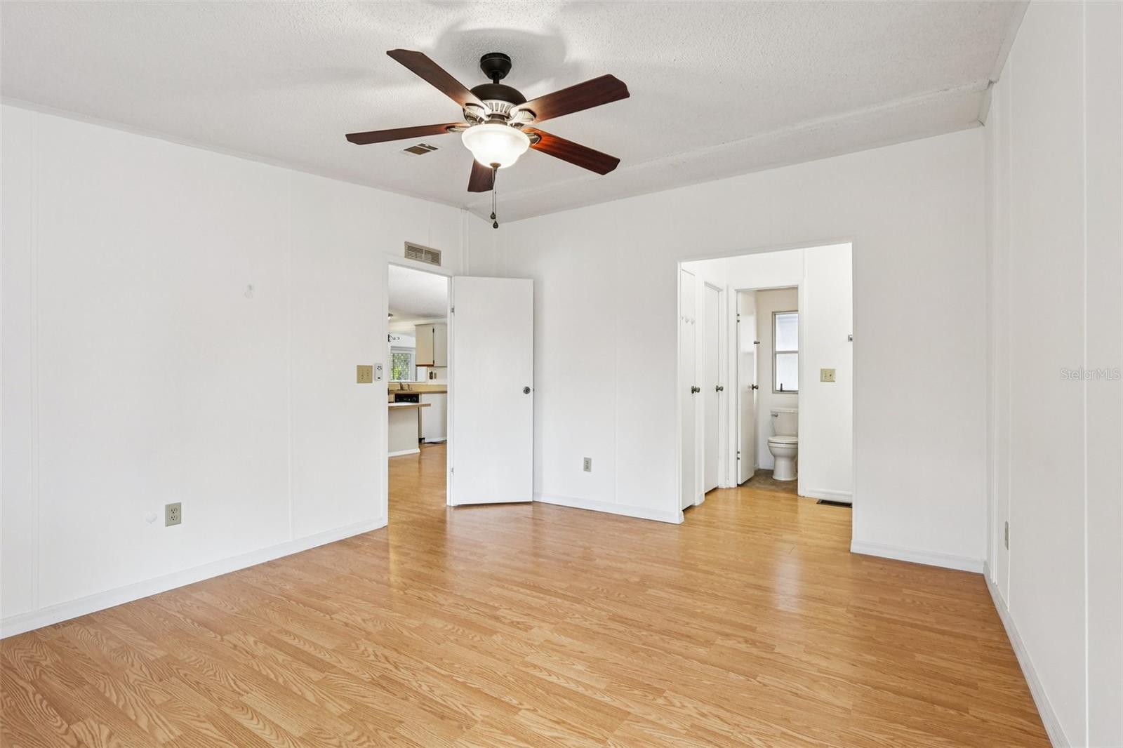 TAVARES IMPERIAL MOBILE TERRACE UNIT 04B - Residential