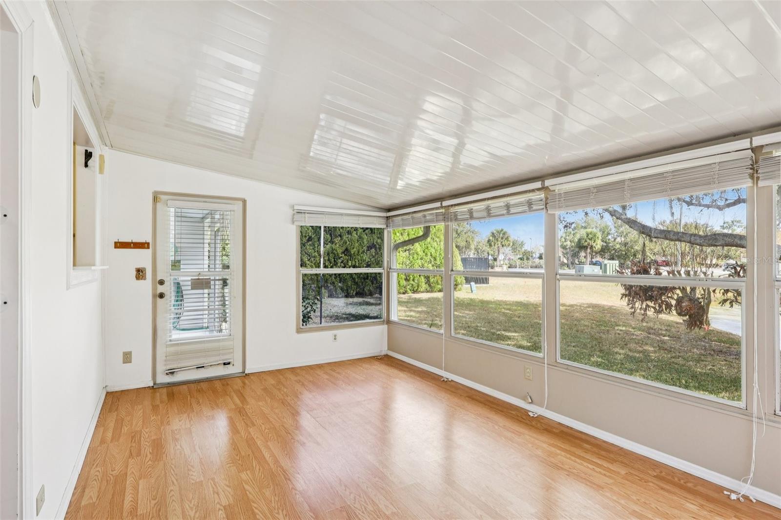 TAVARES IMPERIAL MOBILE TERRACE UNIT 04B - Residential