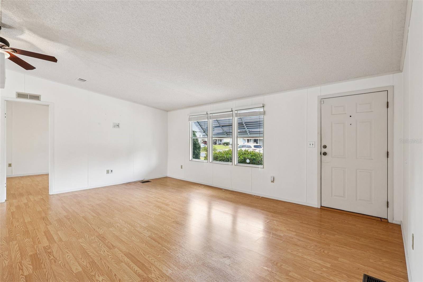 TAVARES IMPERIAL MOBILE TERRACE UNIT 04B - Residential