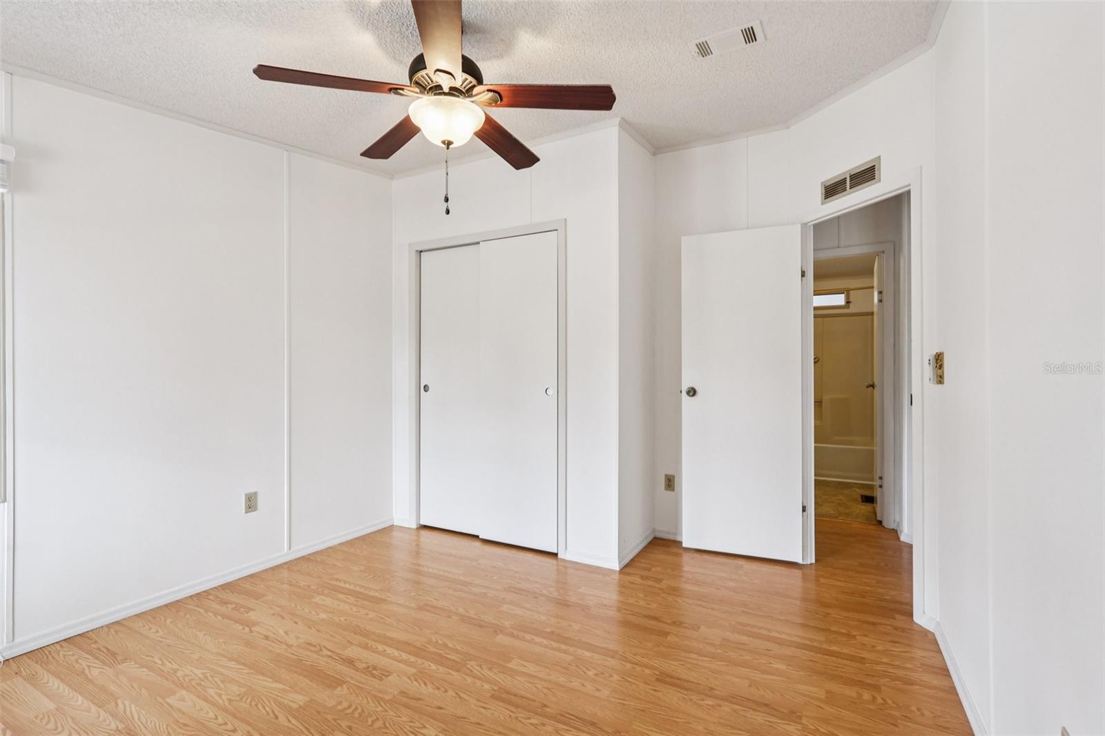 TAVARES IMPERIAL MOBILE TERRACE UNIT 04B - Residential