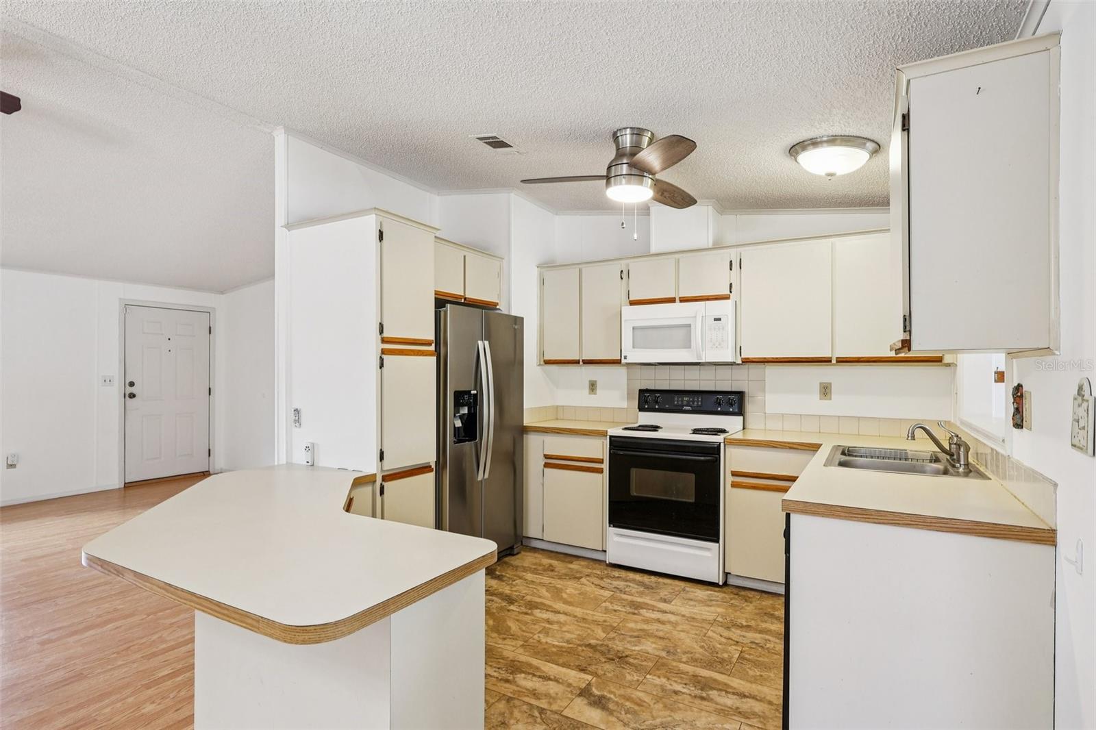 TAVARES IMPERIAL MOBILE TERRACE UNIT 04B - Residential