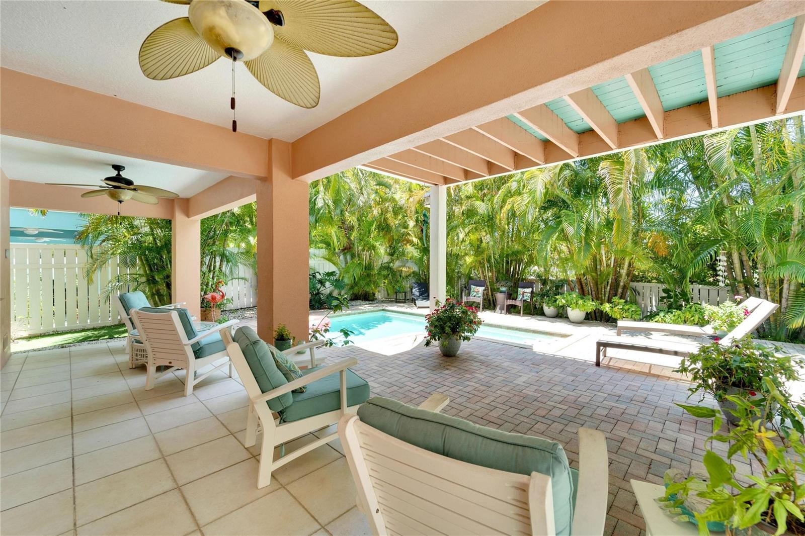 PALM PLACE - Residential