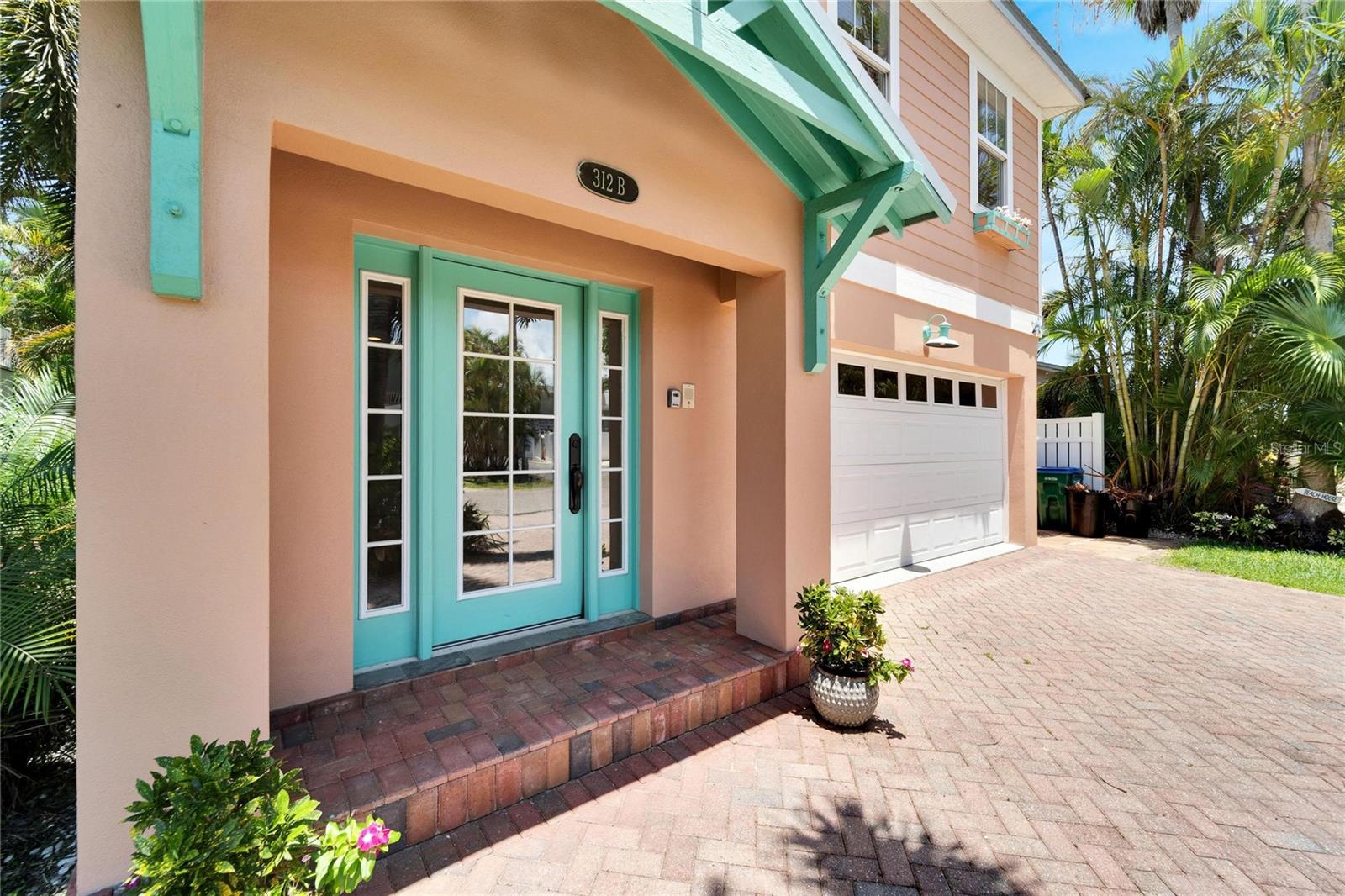 PALM PLACE - Residential