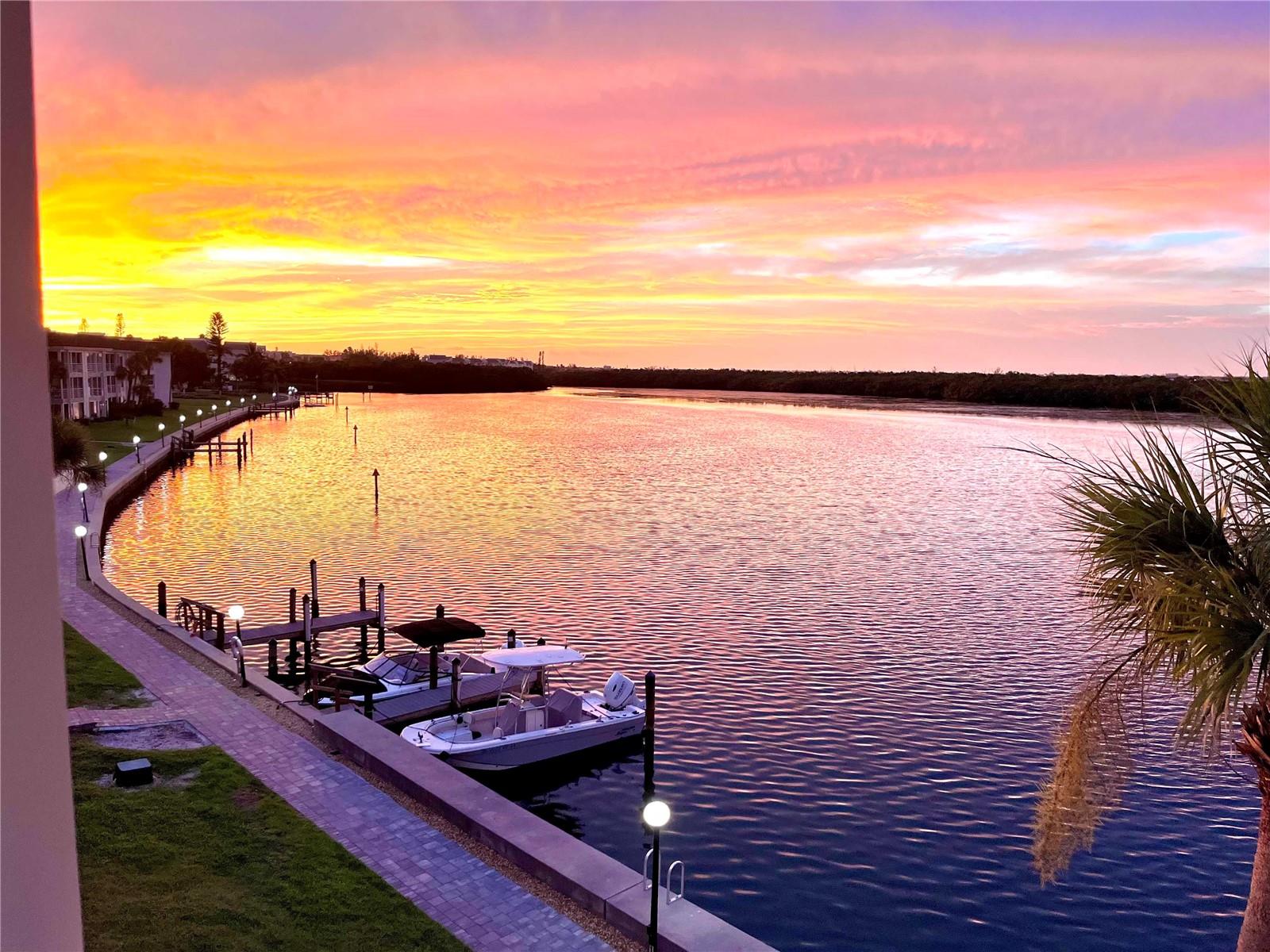 LONGBOAT HARBOUR - Residential