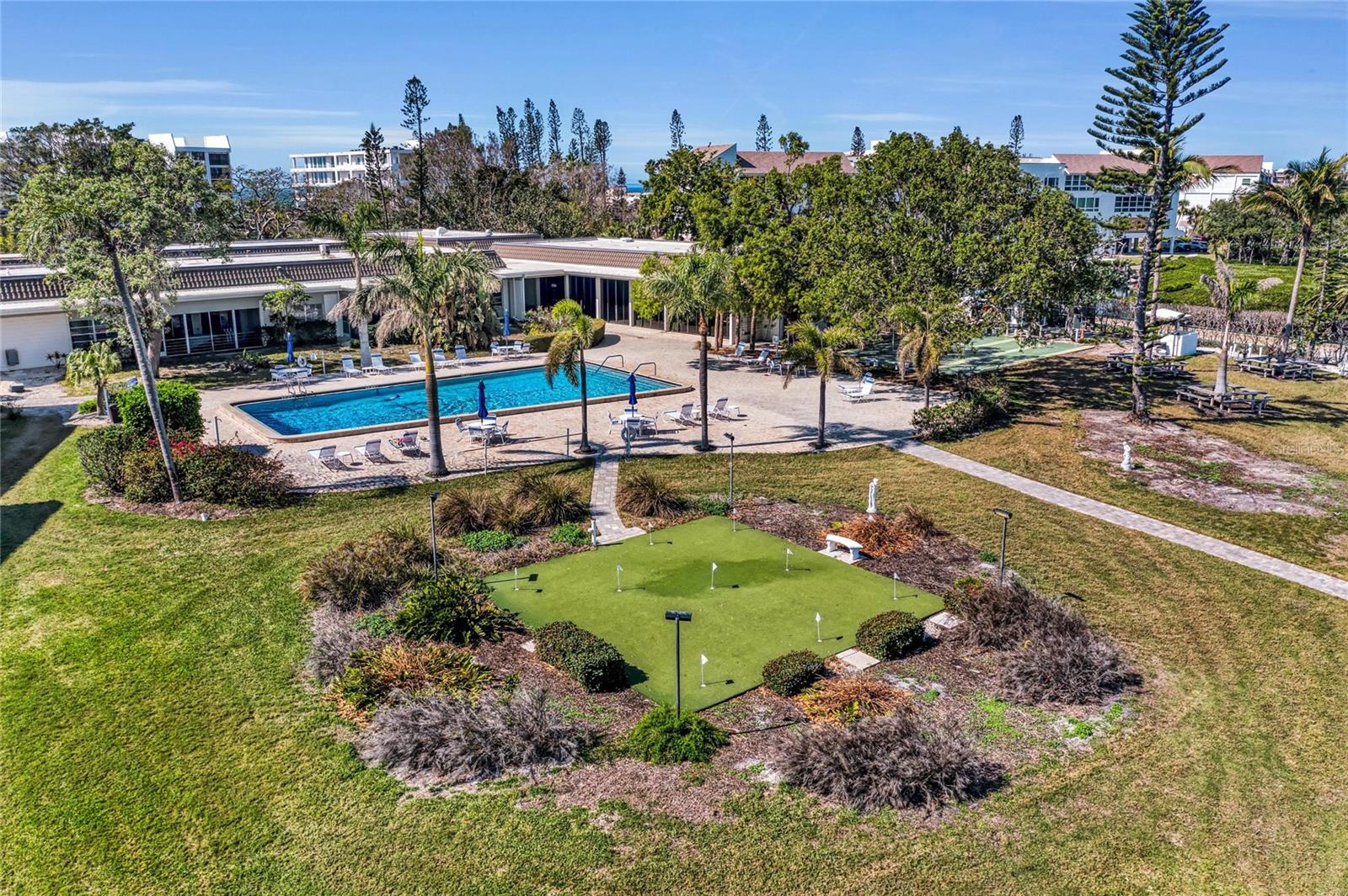 LONGBOAT HARBOUR - Residential