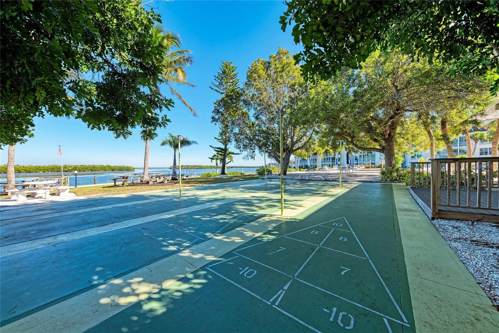 LONGBOAT HARBOUR - Residential