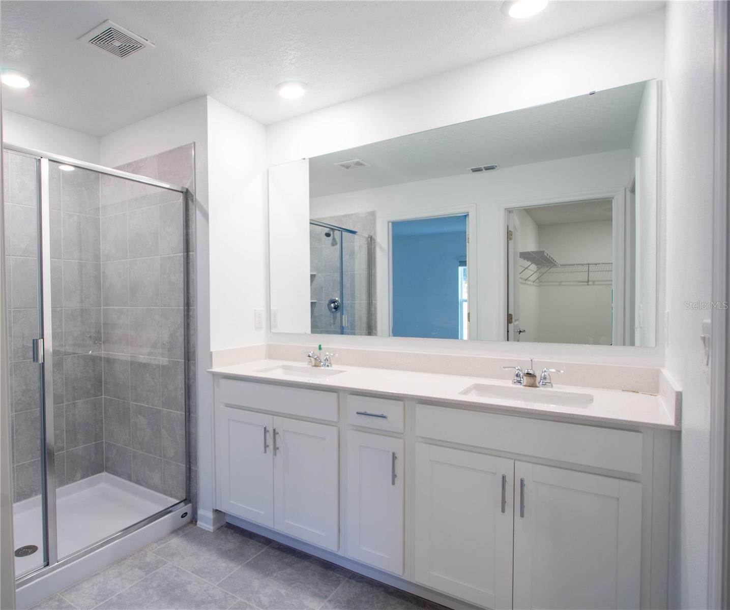 TRINITY LAKES 50 - Residential Lease