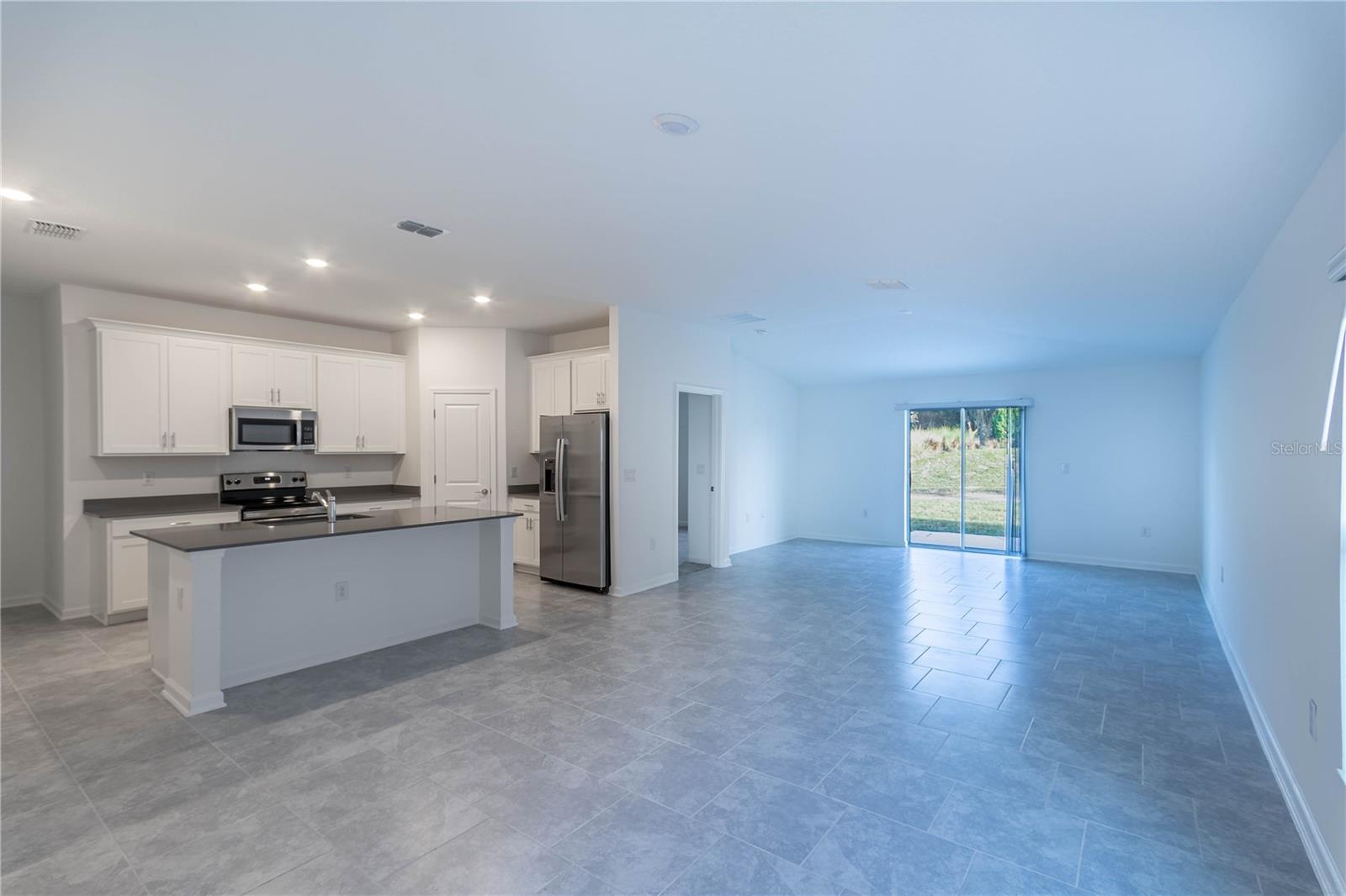 TRINITY LAKES 50 - Residential Lease