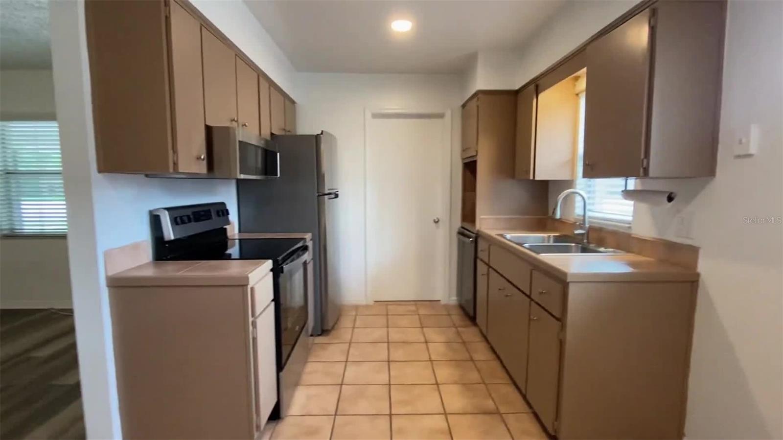 COLLEGE PARK - Residential Income