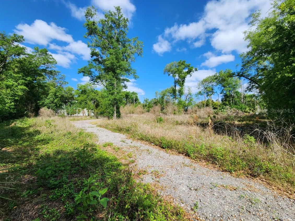 DES PINAR ACRES - Residential