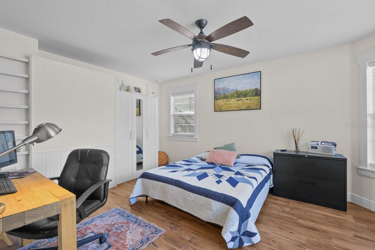 MELROSE LANDING - Residential