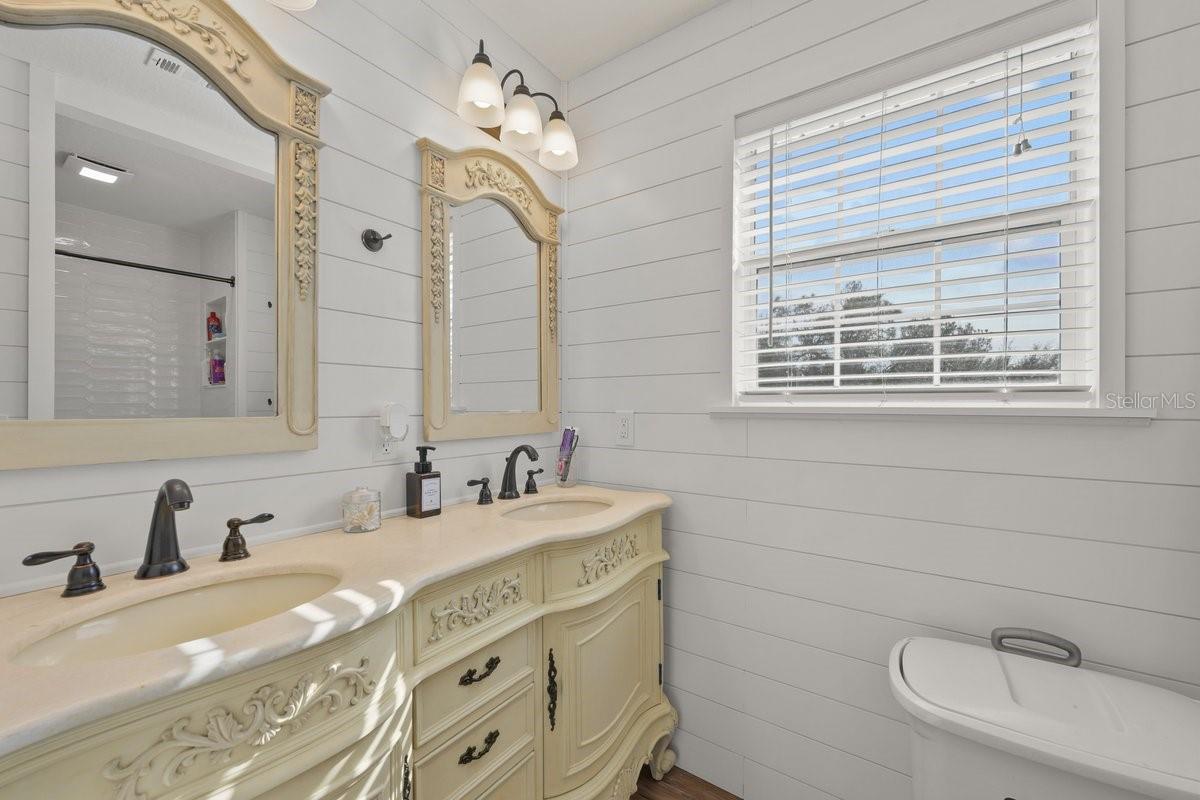 MELROSE LANDING - Residential