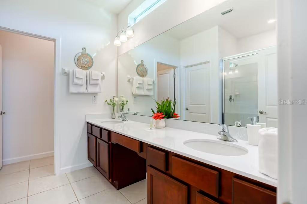VERANDA PALMS PH 2 - Residential
