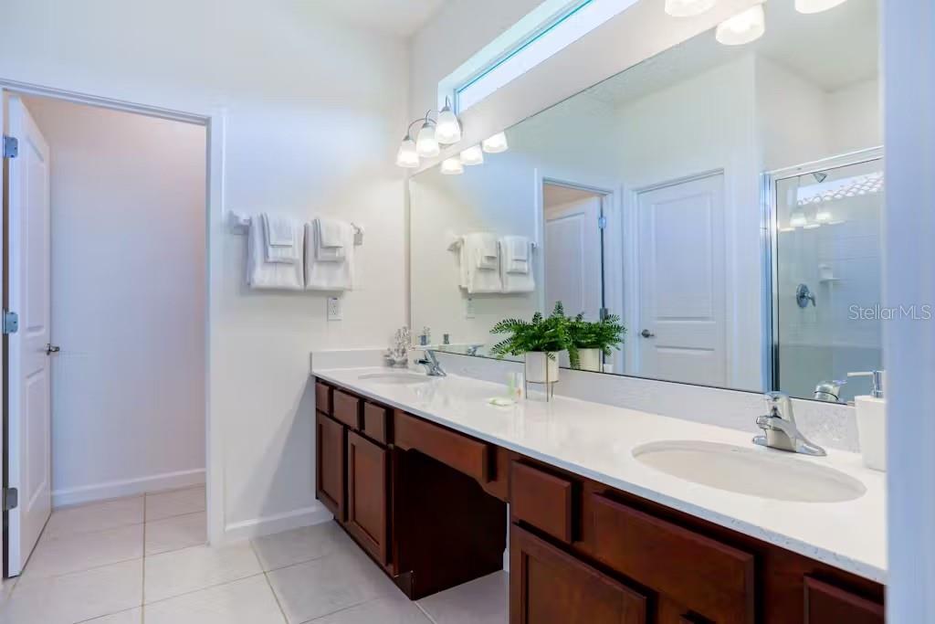VERANDA PALMS PH 2 - Residential
