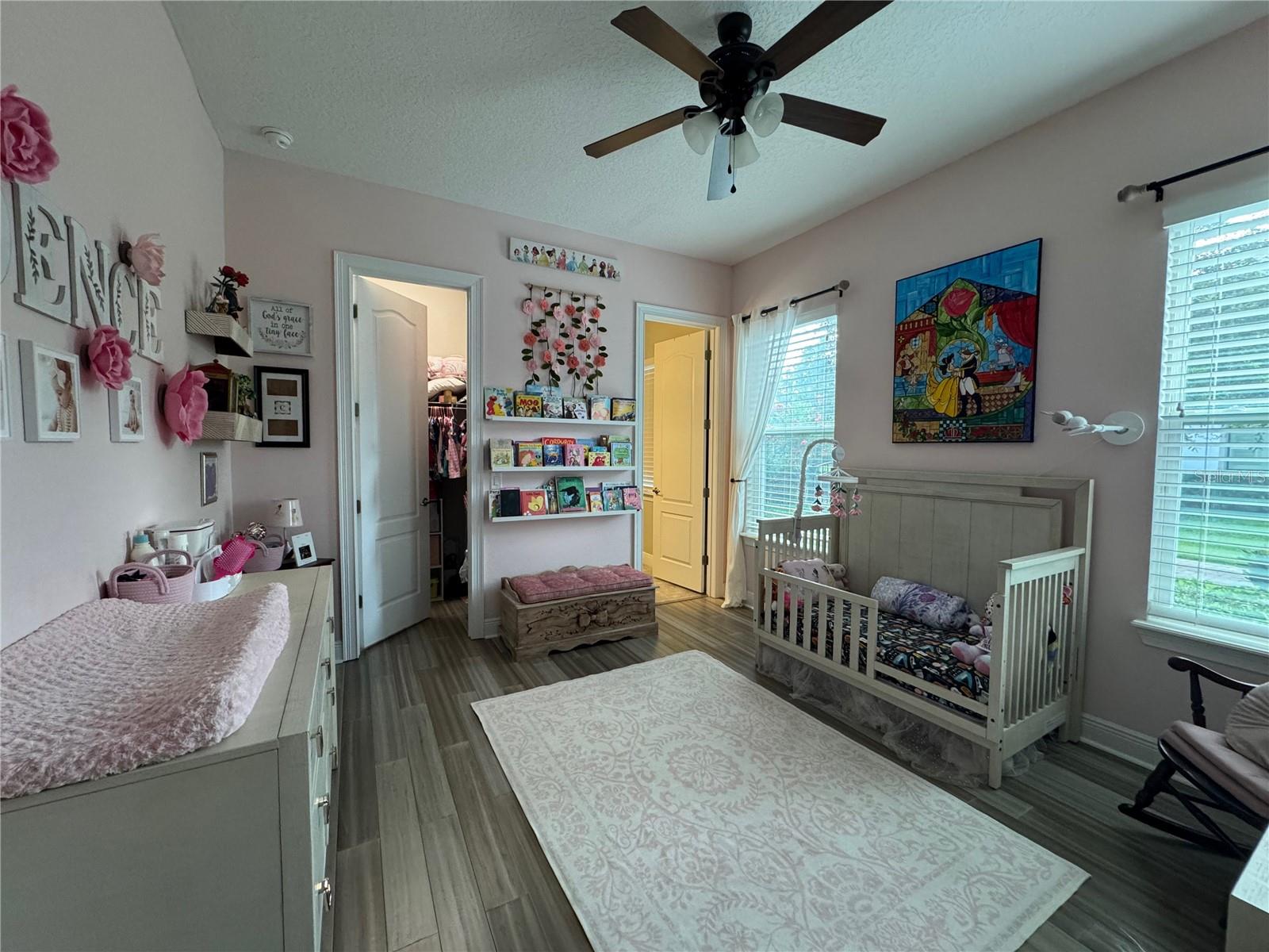 HEATHROW COUNTRY ESTATE - Residential