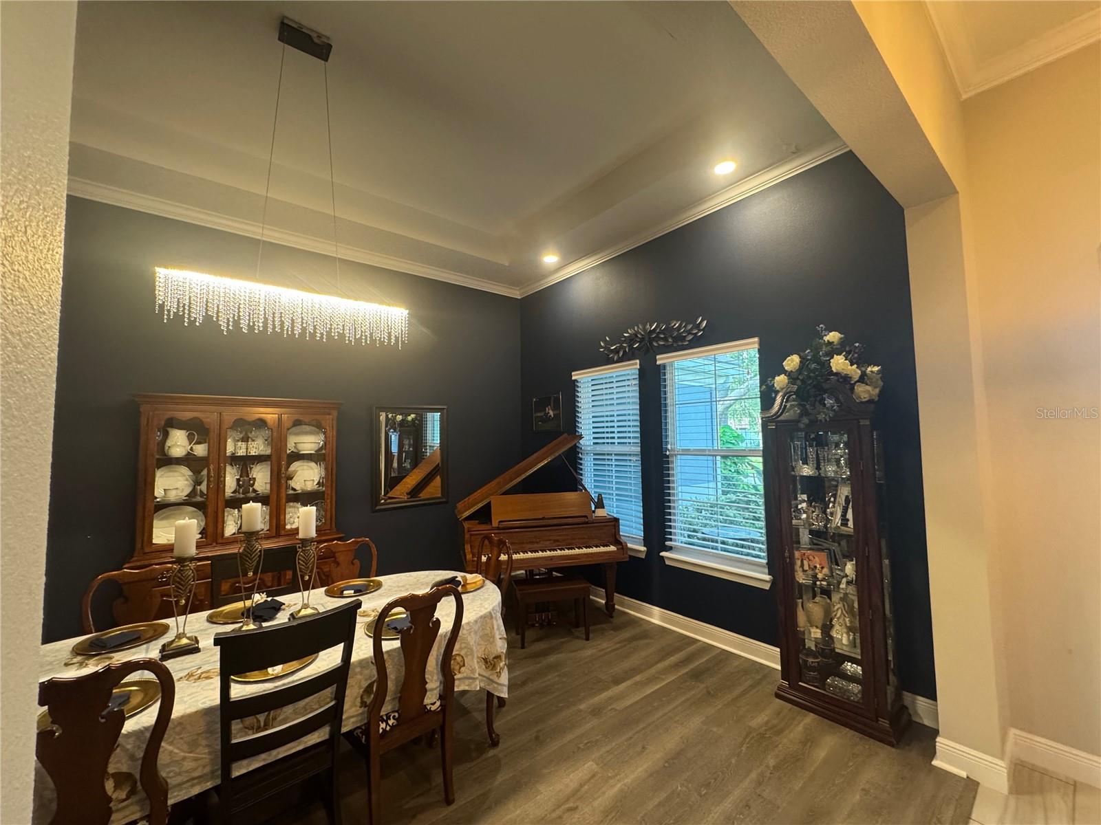 HEATHROW COUNTRY ESTATE - Residential