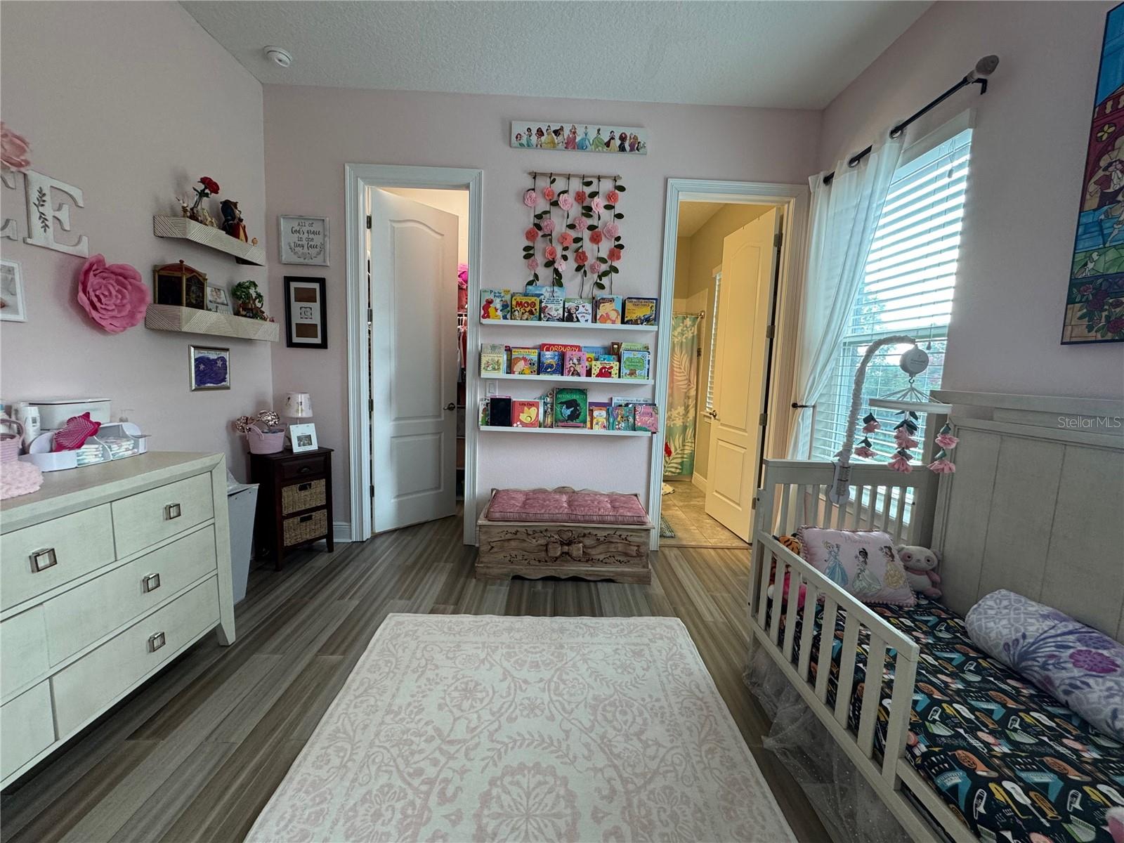 HEATHROW COUNTRY ESTATE - Residential