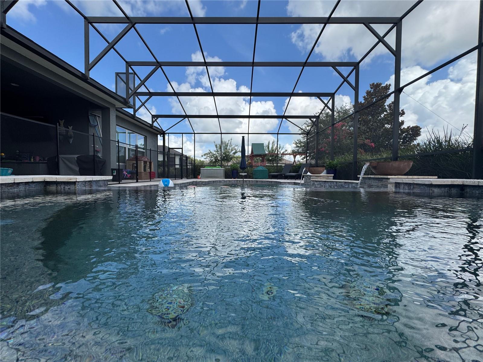 HEATHROW COUNTRY ESTATE - Residential