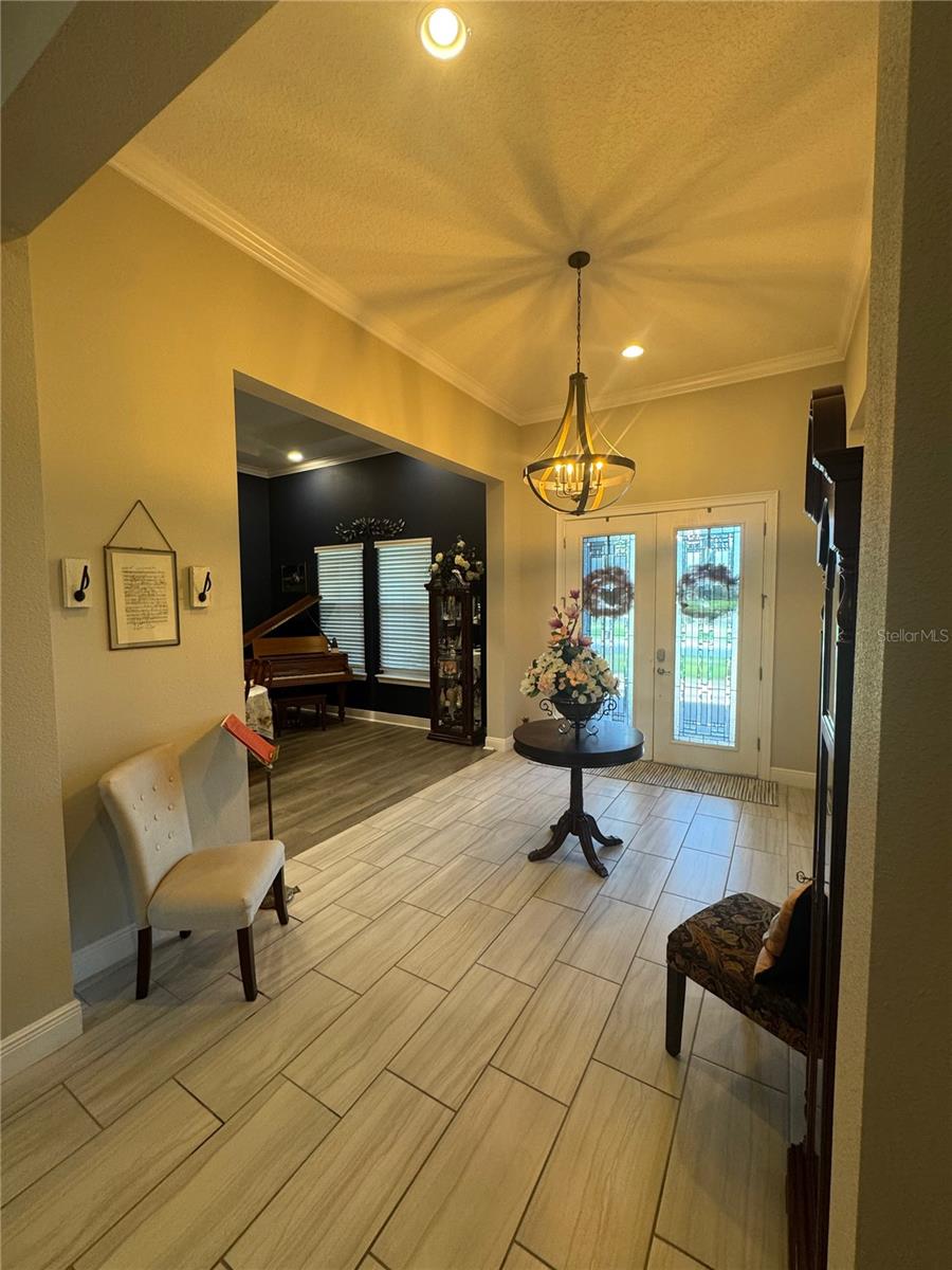 HEATHROW COUNTRY ESTATE - Residential