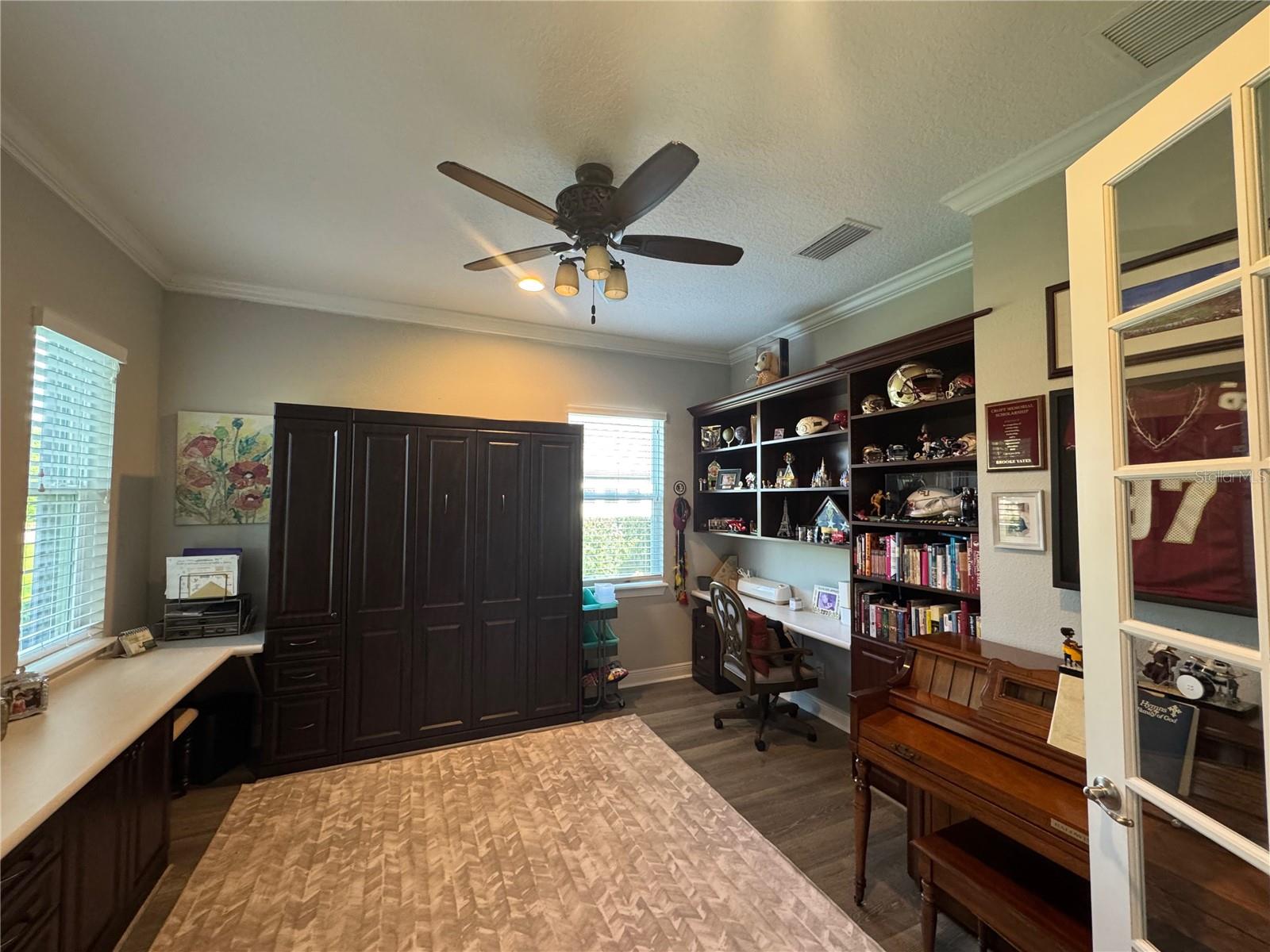 HEATHROW COUNTRY ESTATE - Residential