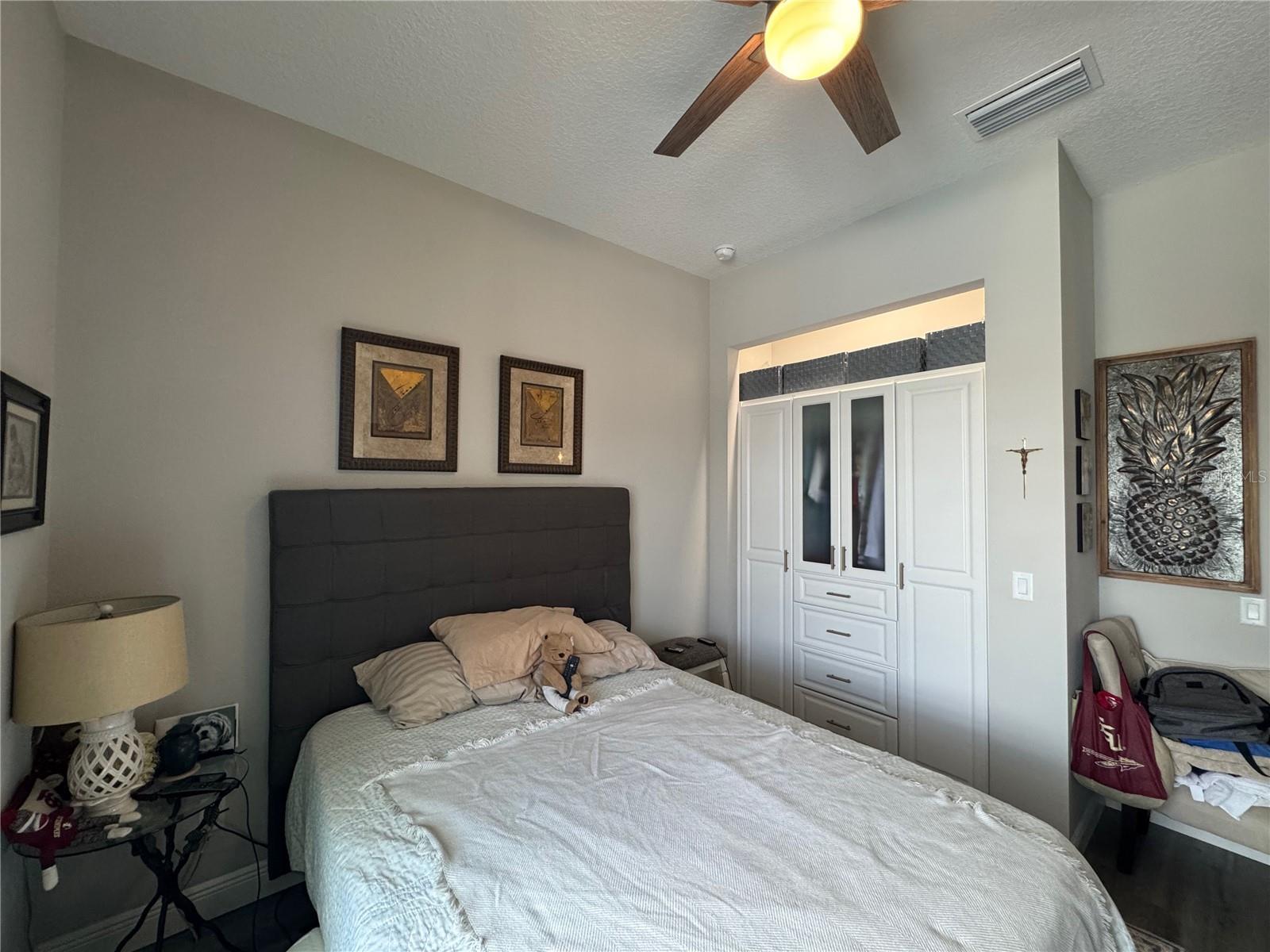 HEATHROW COUNTRY ESTATE - Residential